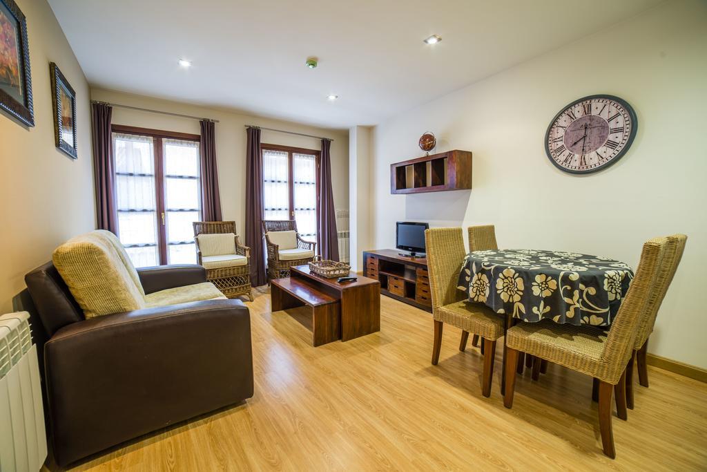 לאנס Apartamentos El Cordial De Fausto מראה חיצוני תמונה