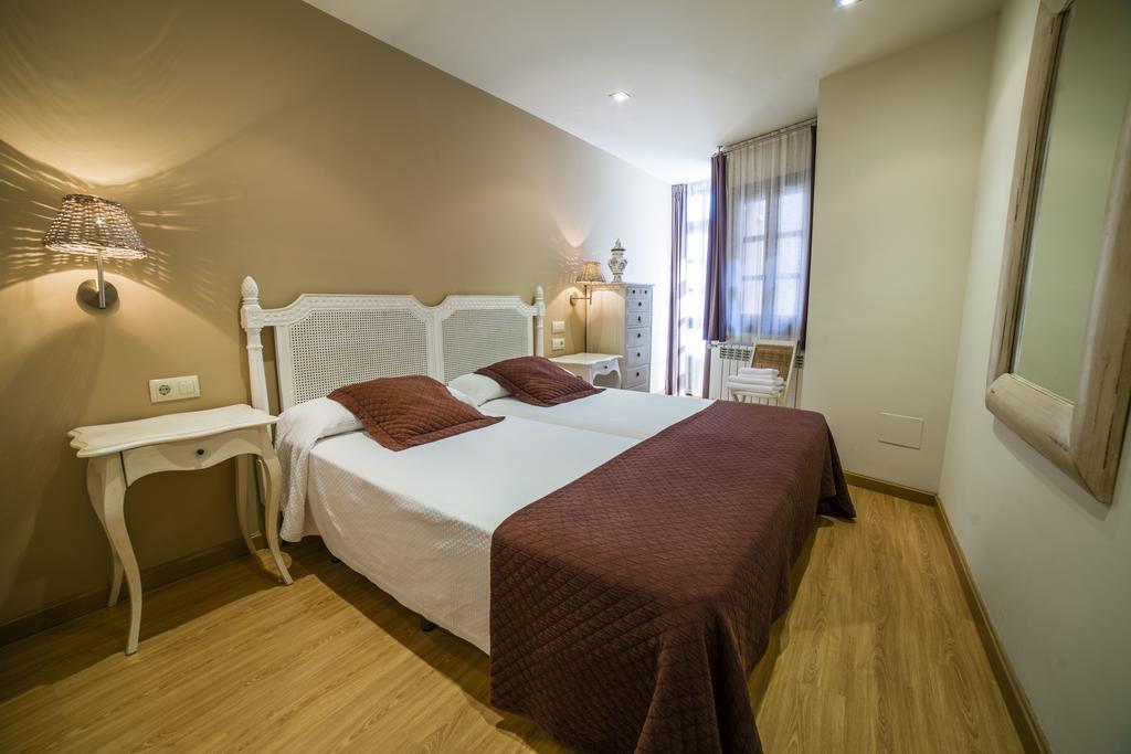 לאנס Apartamentos El Cordial De Fausto מראה חיצוני תמונה