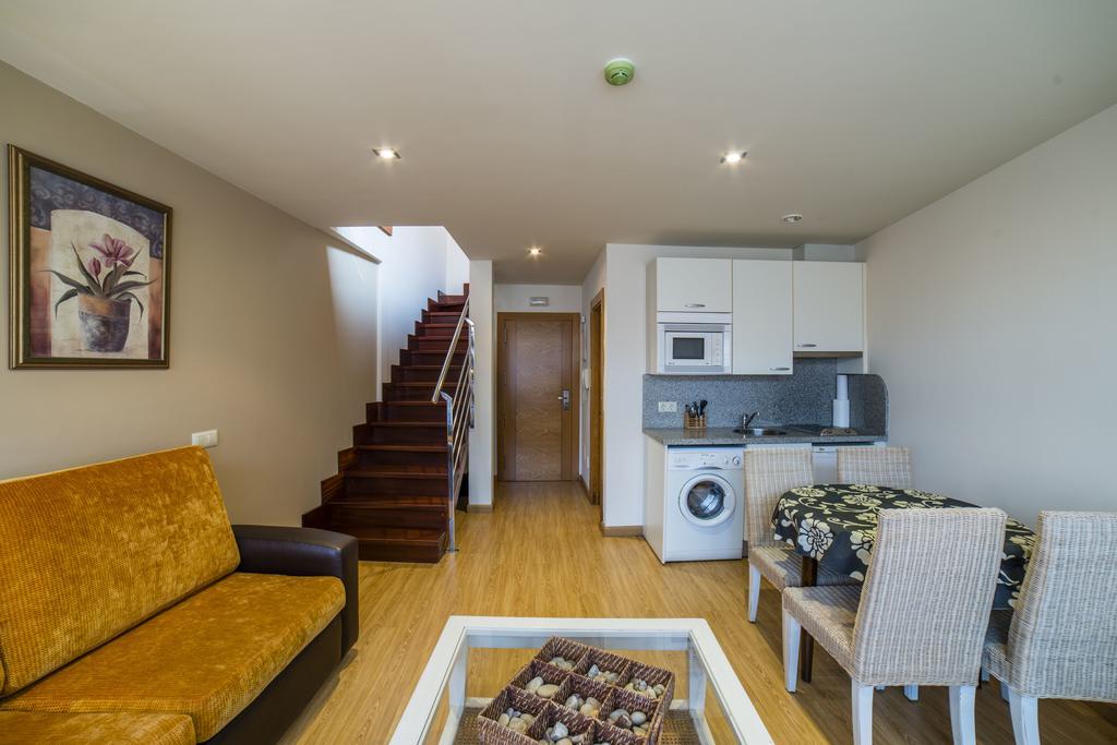 לאנס Apartamentos El Cordial De Fausto מראה חיצוני תמונה
